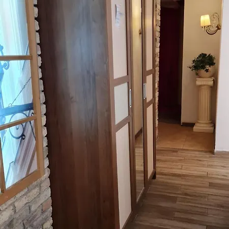 アパート Apartamentai Su Jacuzzi *