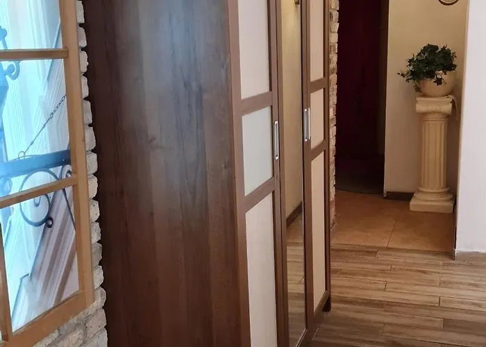 アパート Apartamentai Su Jacuzzi *